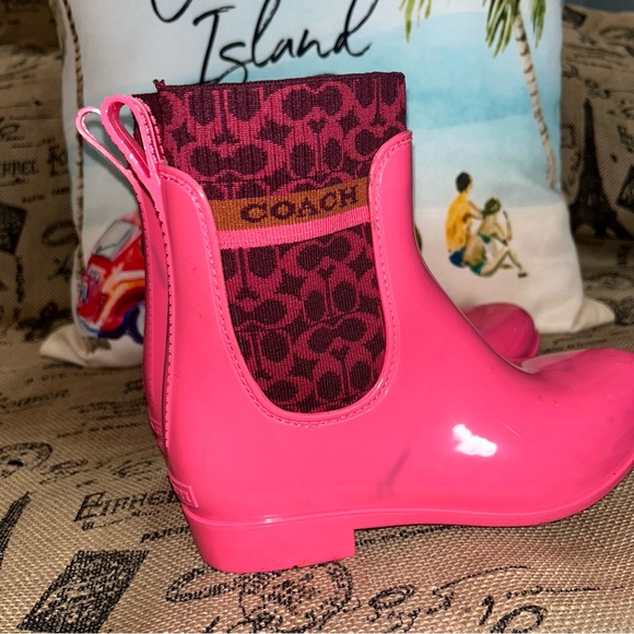Coach NWOB!! Rivington Pink Rain Bootie Size 7 - Picture 6 of 13